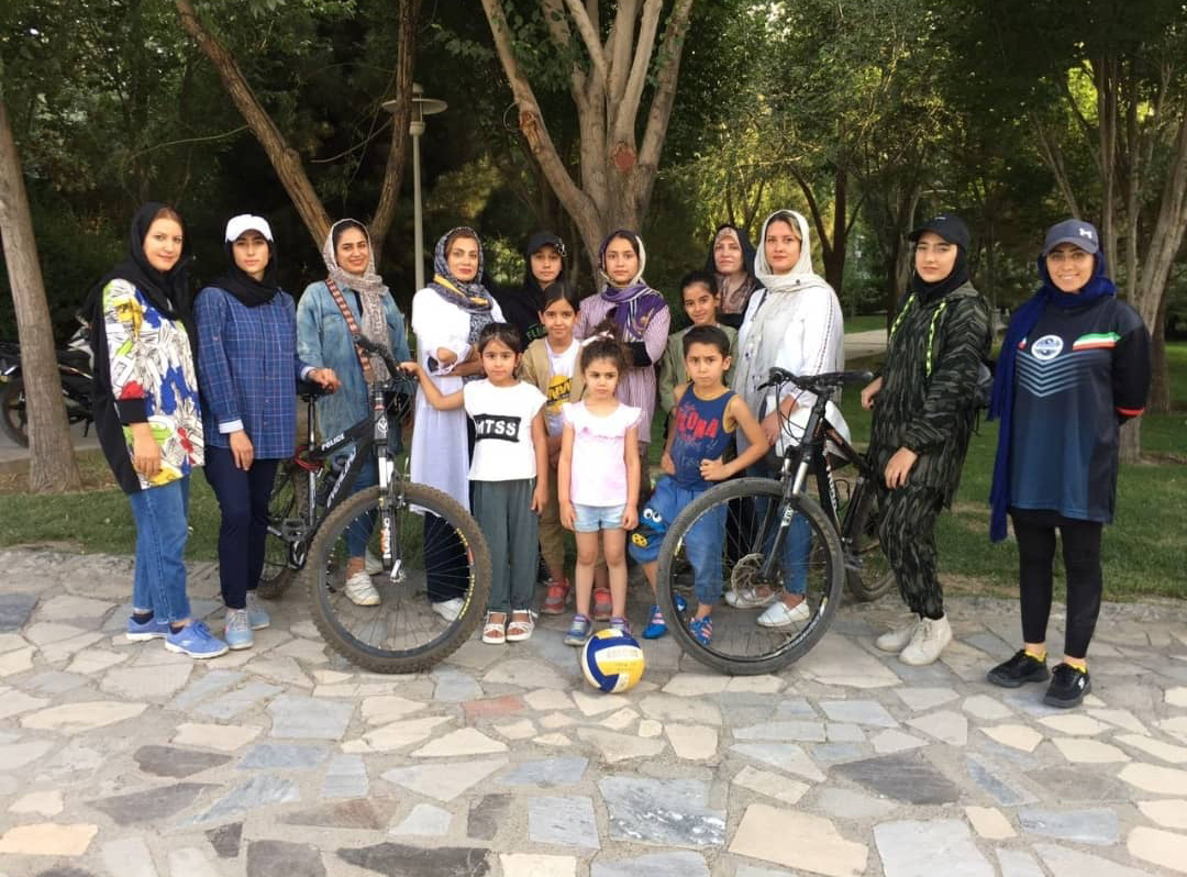 برنامه تفریحی دختران مدرسه