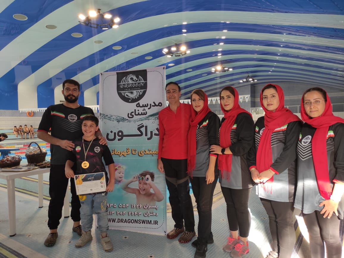 اهدا حکم و مدال بچه ها